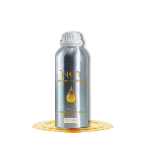 שמן ארומטי בנפח 200 מ"ל עם תווית מעוצבת, מתאים לשימוש במפיצי ריח ובנרות סויה ריחניים.